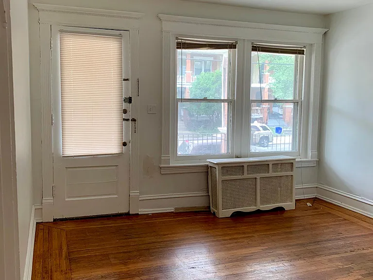 6039 Catharine St #B — Photo 1