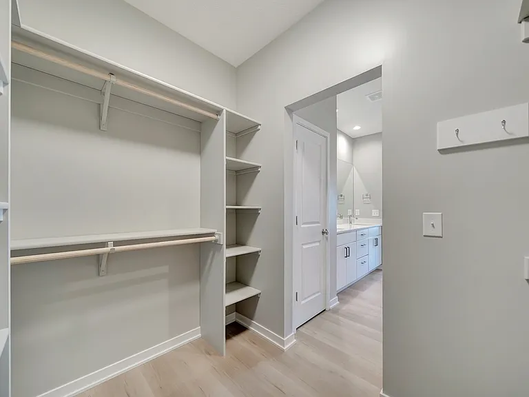 8926 S 42nd St — Photo 33