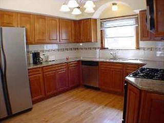 3rd image of 834 S Taylor Ave