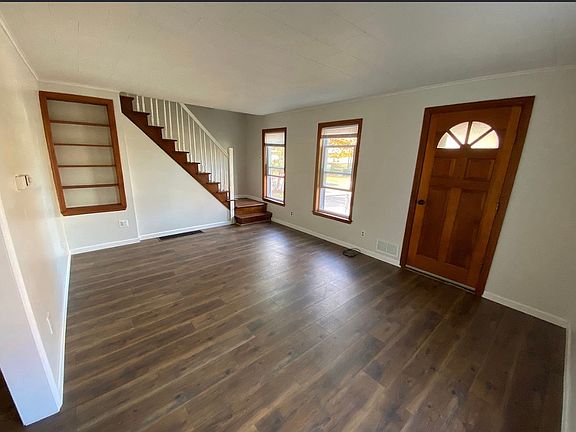 3rd image of 58 Hudson Ave #1