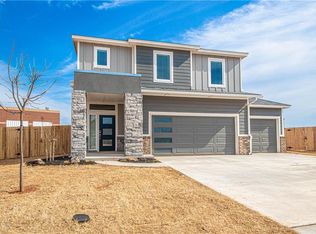 3900 NW 165th Cir, Edmond, OK 73012