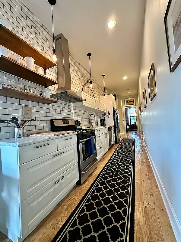 Building Photo - 203 W 121st St #3