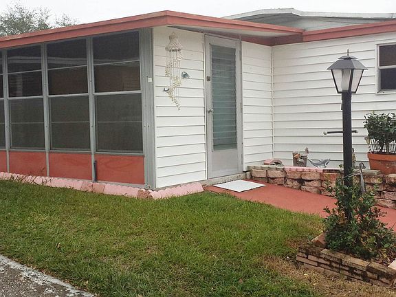 SIDE VIEW OF FLORIDA ROOM