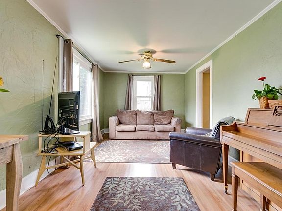 5th image of 260 Rosslyn Ave