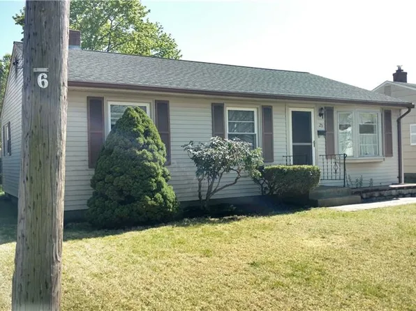 29 Anama Ave, Rumford, RI 02916