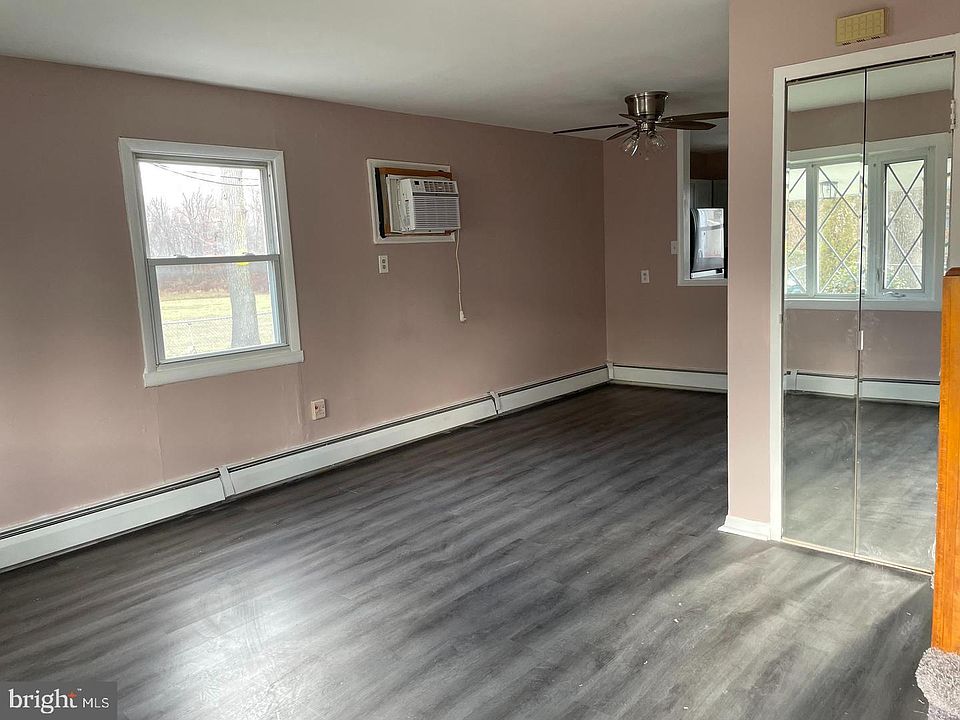 2nd image of 5619 Mitchell Rd