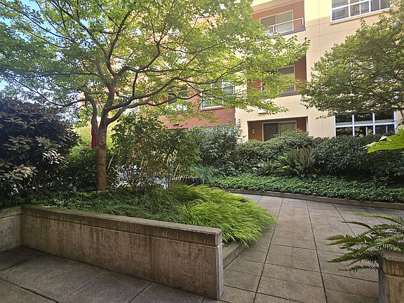 2nd image of 410 NE 70th St APT 209