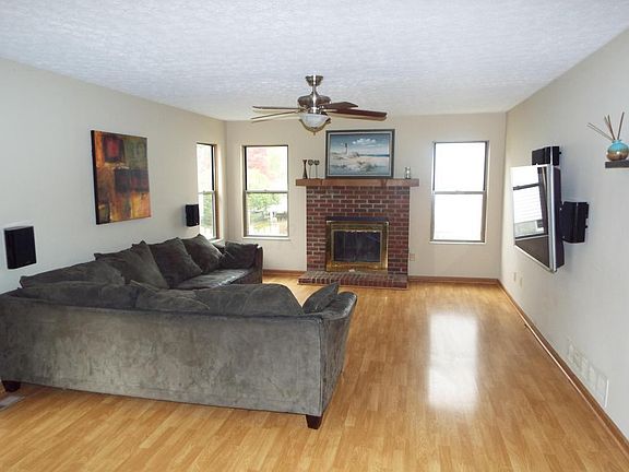 2nd image of 3155 Longridge Way
