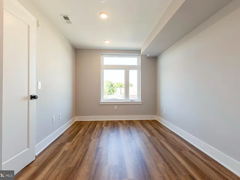 3965 Lancaster Ave #303 — Photo 14