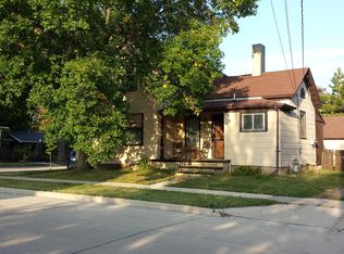 818 N Division St, Appleton, WI 54911