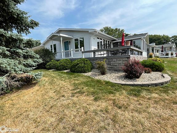 4th image of 2608 N Shore Dr