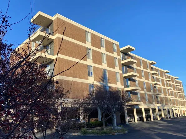 600 W Brown St APT 109, Birmingham, MI 48009