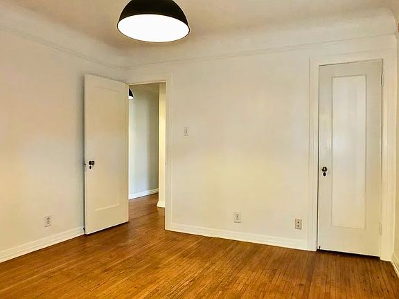 3rd image of 2064 San Francisco Ave