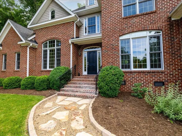 235 Deercroft Dr, Blacksburg, VA 24060