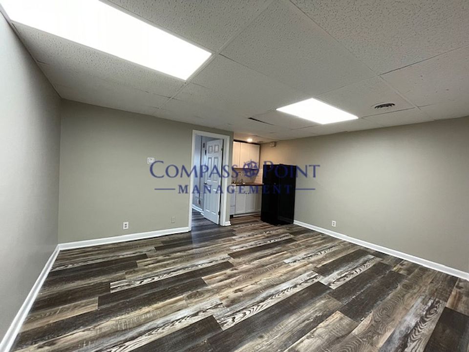 1st image of 1031 N Limestone St #4