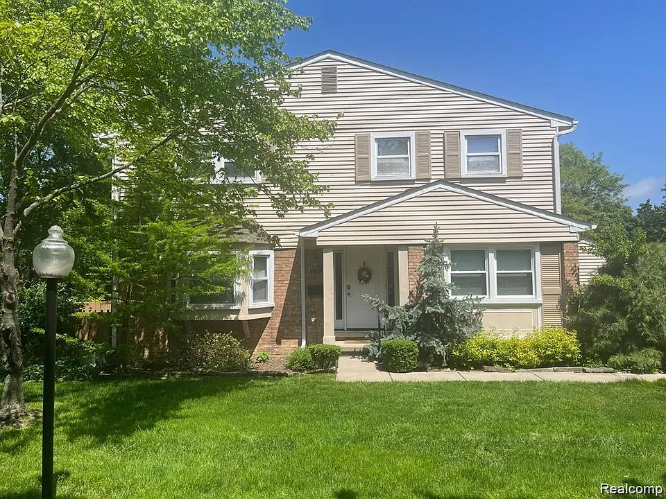 1639 Brentwood Dr