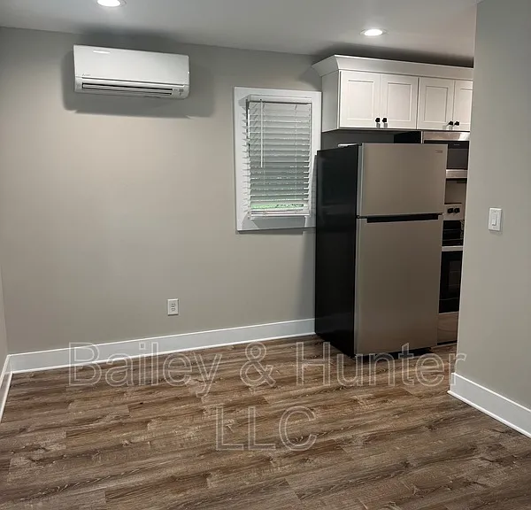 81 Martin Ave SE #B — Photo 4