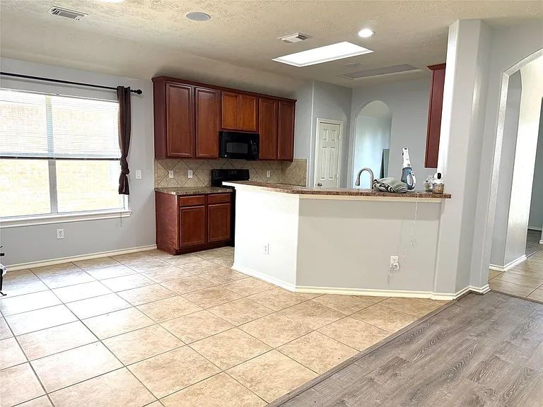 6826 Chester Oak Dr — Photo 16