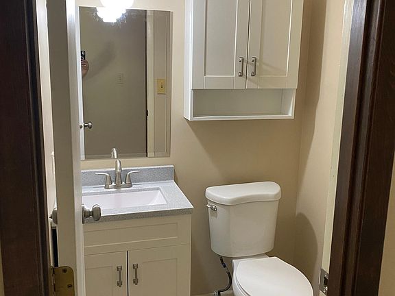 4th image of 2205 Dixon Dr