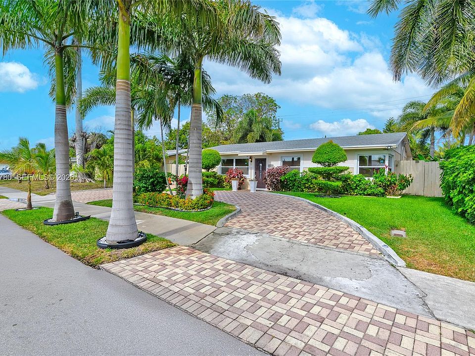 1st image of 1480 SW 5th Ave