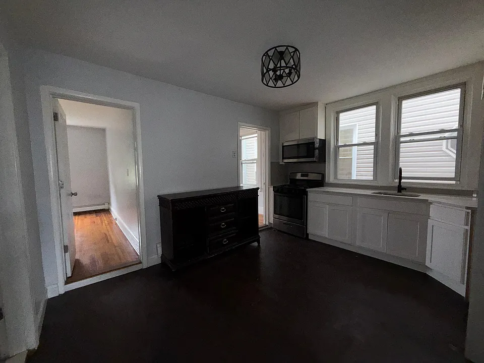 150 McAdoo Ave #1E