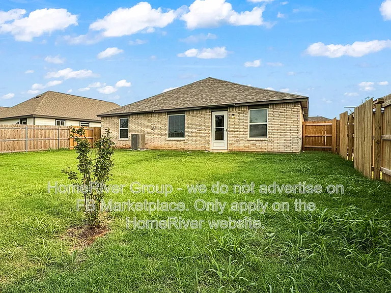 2516 Rosewood Ln — Photo 16