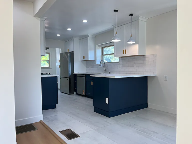 328 N Encinitas Ave — Photo 4