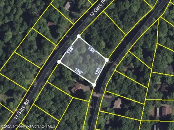 196 N Gate Rd, Lake Ariel, PA 18436