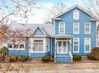 515 Main St, Henry, IL 61537