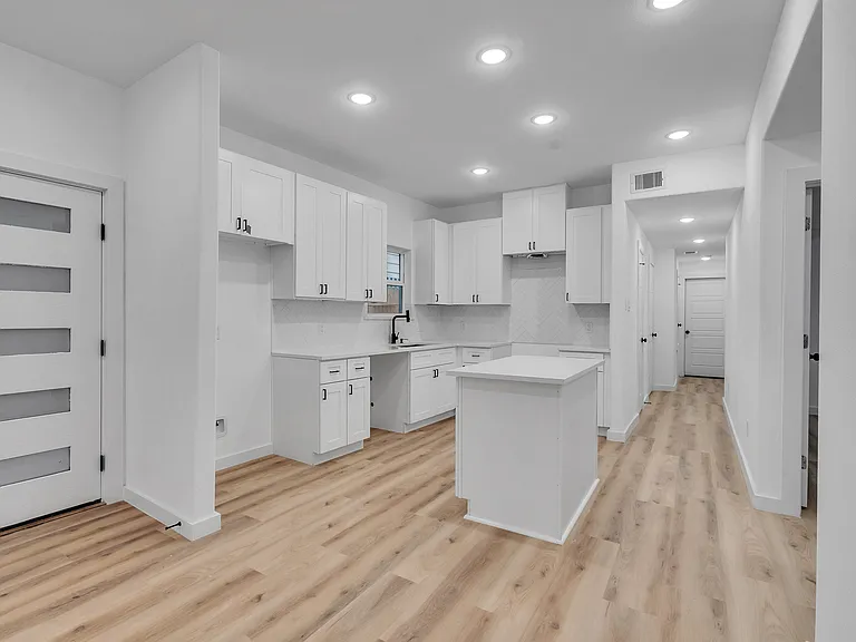 9410 Firnat St #A — Photo 12