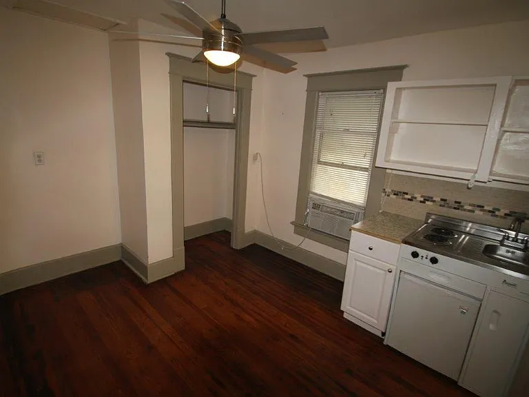 727 7th Ave N #3 — Photo 6