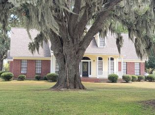 1619 Flintlock Ct, Angleton, TX 77515