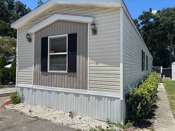 2nd image of 1015 Geneva Way