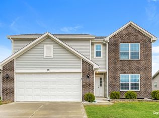 2216 Silver Spoon Dr, Greenfield, IN 46140