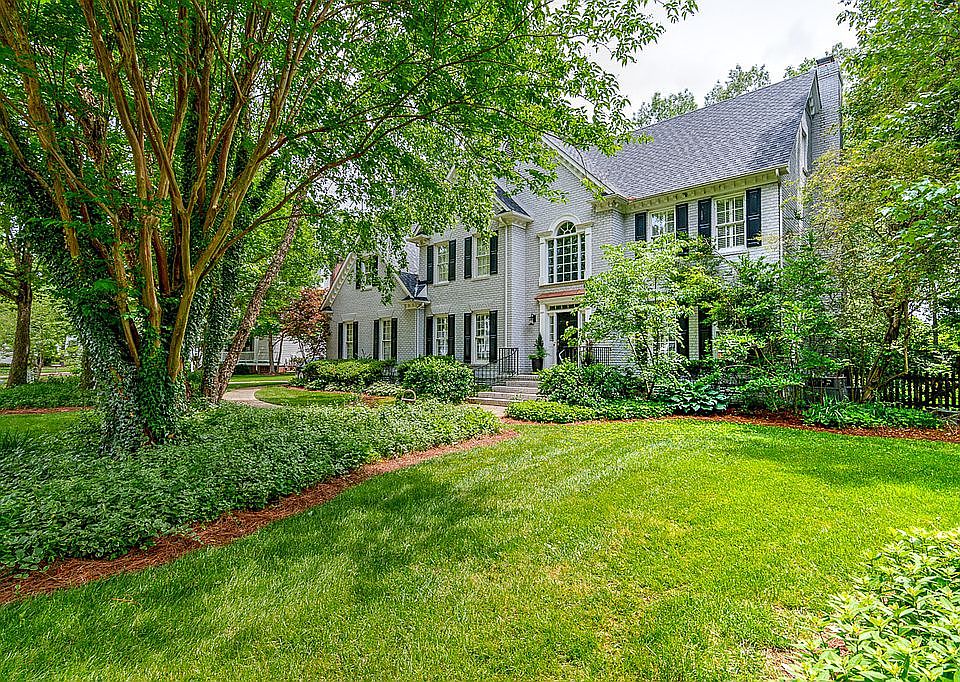 1st image of 102 Clendenen Ct
