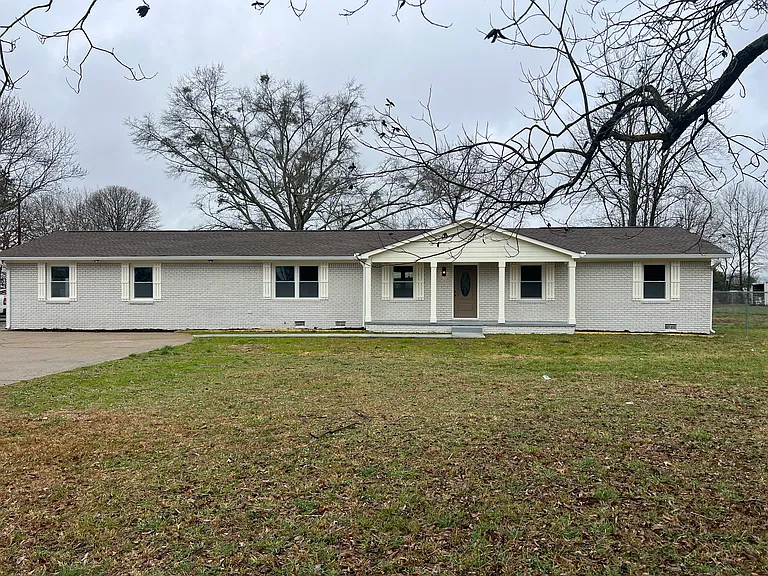 175 Moss Dr — Photo 8