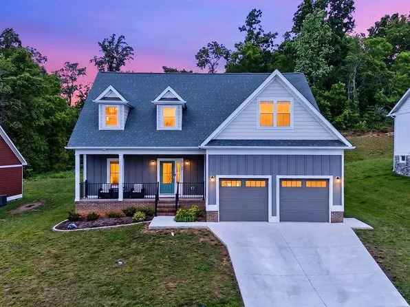 49 McIlwee Ln, Staunton, VA 24401