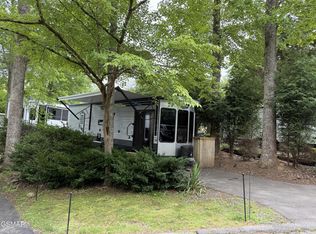 4229 E Pkwy #104-LOT 104, Gatlinburg, TN 37738