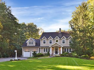 95 New St, Allendale, NJ 07401