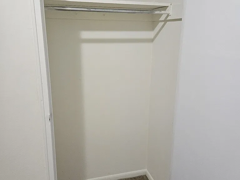 Lake Club Apartments — Photo 35