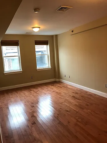 2028 Fairmount Ave #2R Photo 1