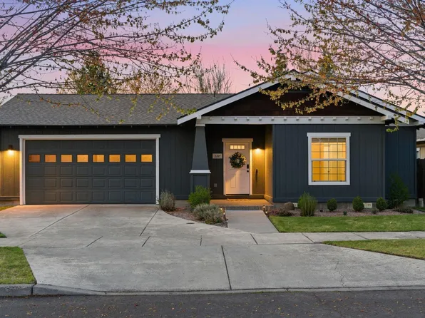 2217 NW Cedar Ave, Redmond, OR 97756