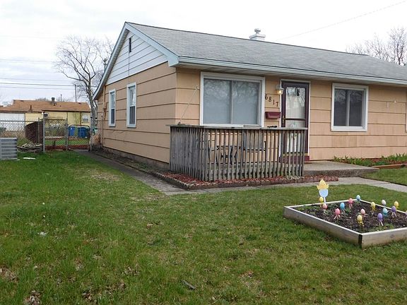 3rd image of 6817 Waveland Ave