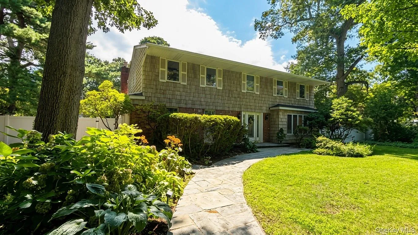 4 bed, 2.5 bath, 3000 sqft, $6,000 — Photo 1
