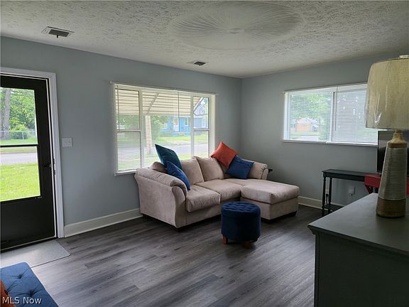 5th image of 1022 Merton Ave