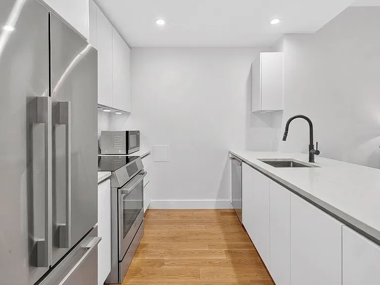 906 Prospect Pl #2B — Photo 4