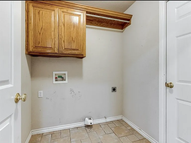 16605 Farmington Way — Photo 4