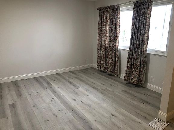 3rd image of 140 Park Sharon Dr