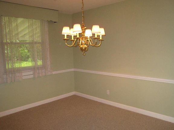 4th image of 5203 Arrowhead Ln