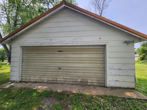 230 S Virginia Ave, Danville, IL 61832